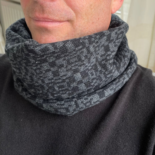 Mens knitted snood