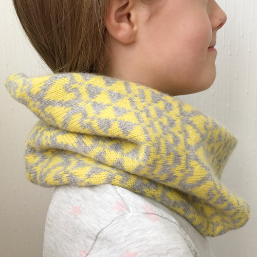 Childrens knitted snood - Hearts - Little Knitted Stars